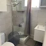 Nid Douillet Sur La Cote D'azur Антиб